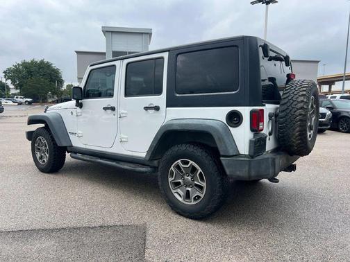 Bright White Clearcoat 2013 Jeep Wrangler Unlimited Rubicon