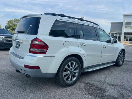 White 2009 Mercedes-Benz GL-Class GL 450 4MATIC