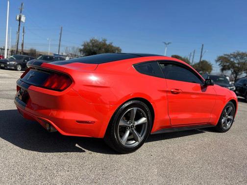 2016 Ford Mustang V6