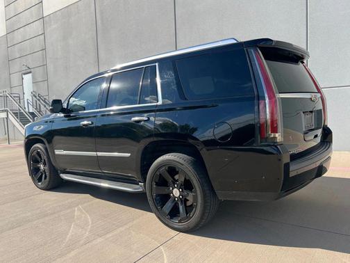 2017 Cadillac Escalade Luxury