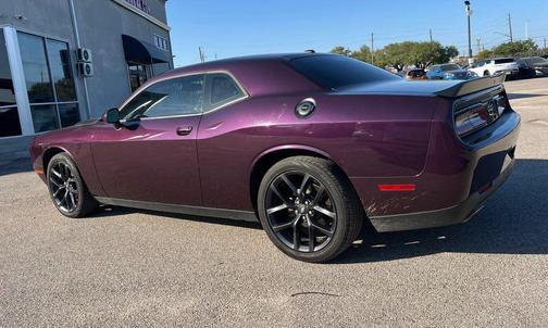 Hellraisin 2021 Dodge Challenger SXT