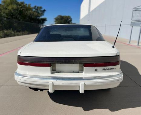 1989 Buick Reatta 2D Coupe