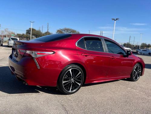 2018 Toyota Camry SE