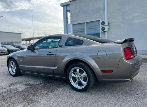 Legend Lime Clearcoat Metallic 2005 Ford Mustang GT Premium
