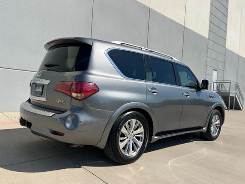 2016 INFINITI QX80 Base