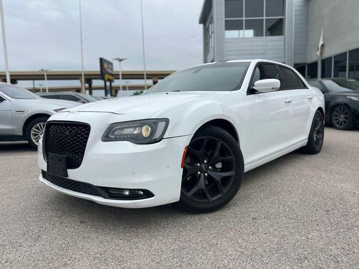 Bright White Clearcoat 2022 Chrysler 300 S