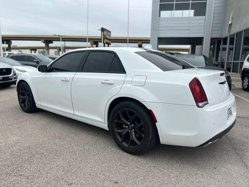 Bright White Clearcoat 2022 Chrysler 300 S