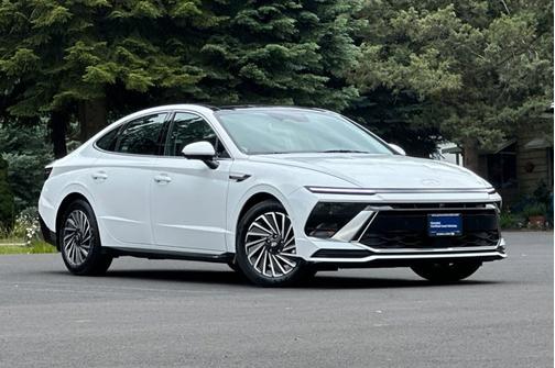2025 Hyundai SONATA Hybrid Limited