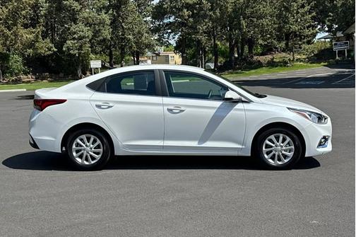 2022 Hyundai Accent SEL
