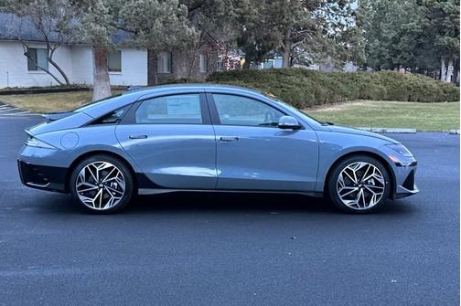 2025 Hyundai IONIQ 6 SEL