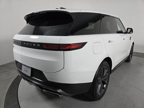2024 Land Rover Range Rover Sport SE