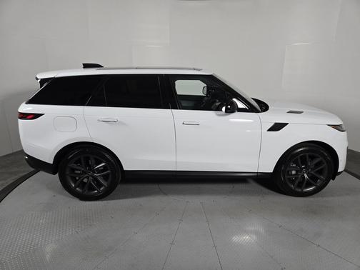 2024 Land Rover Range Rover Sport SE