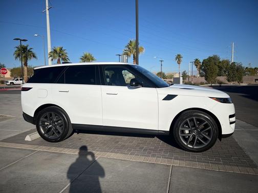 2024 Land Rover Range Rover Sport SE