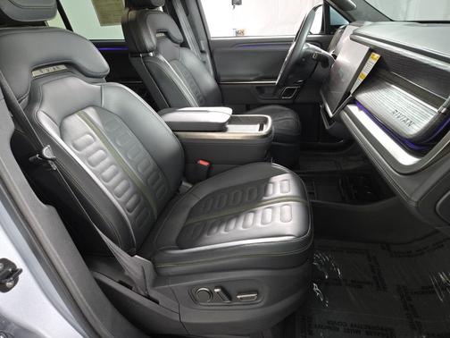 2023 Rivian R1S Adventure