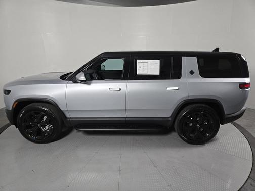 2023 Rivian R1S Adventure