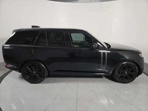 2023 Land Rover Range Rover P530 SE