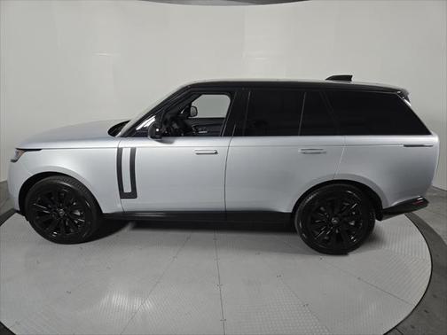 2025 Land Rover Range Rover P530 SE