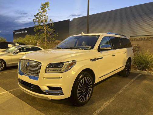 WHITE PLATINUM TRI-COAT MET 2019 Lincoln Navigator L Black Label