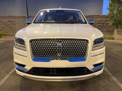 WHITE PLATINUM TRI-COAT MET 2019 Lincoln Navigator L Black Label