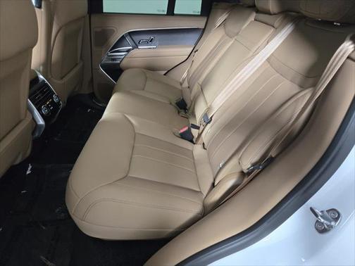 2025 Land Rover Range Rover P530 SE
