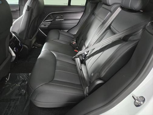 2025 Land Rover Range Rover P530 SE