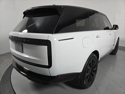 2025 Land Rover Range Rover P530 SE