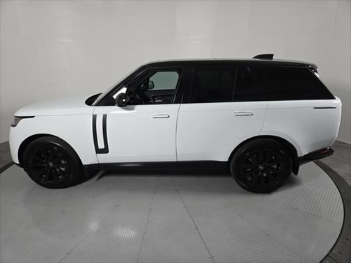 2025 Land Rover Range Rover P530 SE