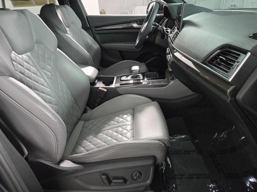 2024 Audi SQ5 3.0T Premium Plus