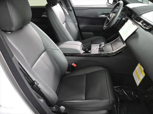 2026 Land Rover Range Rover Velar P250 SE R-Dynamic