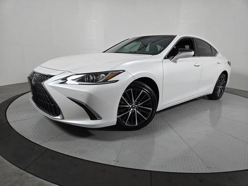 2024 Lexus ES 300h Base