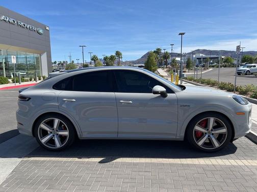 Chalk 2026 Porsche Cayenne Turbo