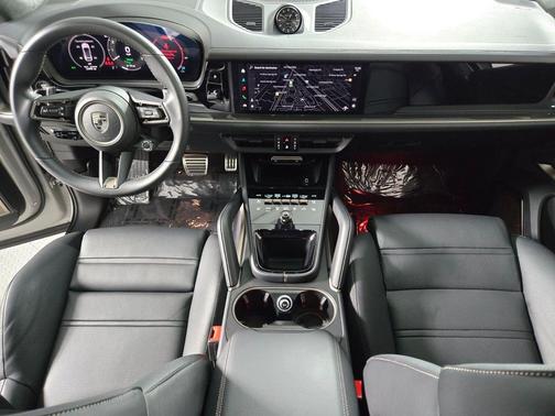 Chalk 2026 Porsche Cayenne Cayenne Turbo E-Hybrid