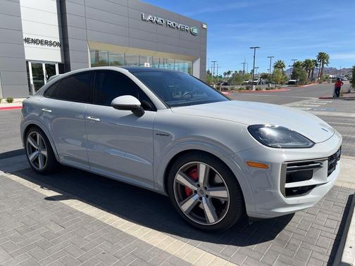 Chalk 2026 Porsche Cayenne Turbo