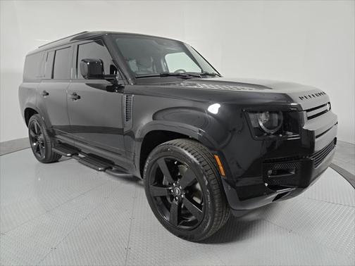2025 Land Rover Defender 130 P400 X-Dynamic SE