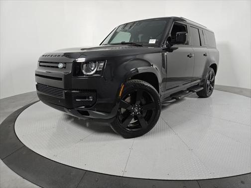 2025 Land Rover Defender 130 P400 X-Dynamic SE