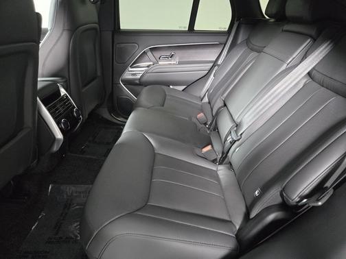 2026 Land Rover Range Rover P400 SE