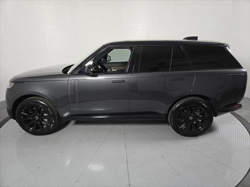 2025 Land Rover Range Rover P530 SE