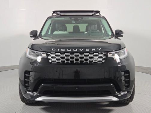 Santorini Black Metallic 2026 Land Rover Discovery Gemini Edition