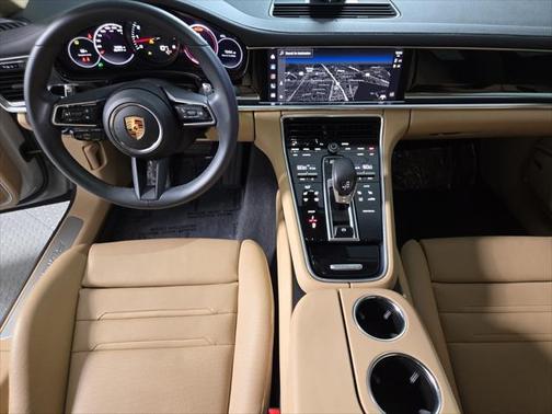 2022 Porsche Panamera 4
