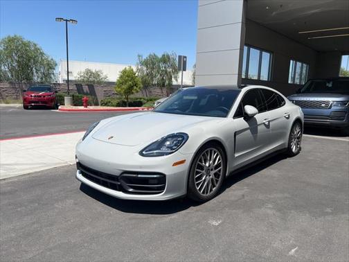 2022 Porsche Panamera 4