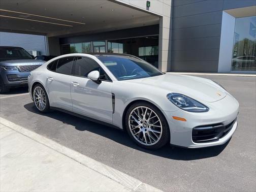 2022 Porsche Panamera 4
