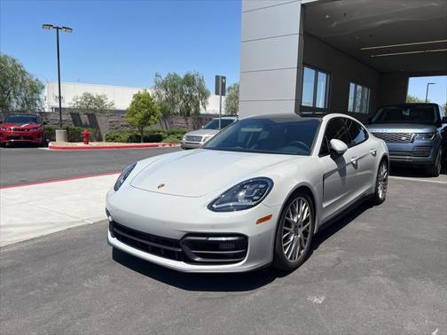 2022 Porsche Panamera 4