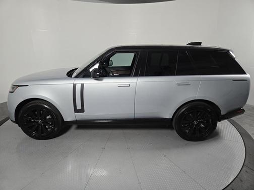 2025 Land Rover Range Rover P400 SE