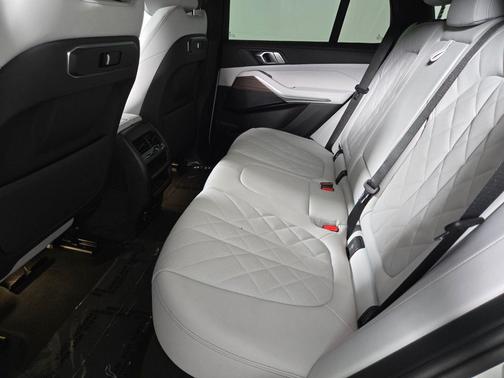 Alpine White 2025 BMW X5 xDrive40i