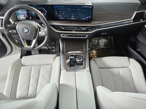 Alpine White 2025 BMW X5 xDrive40i