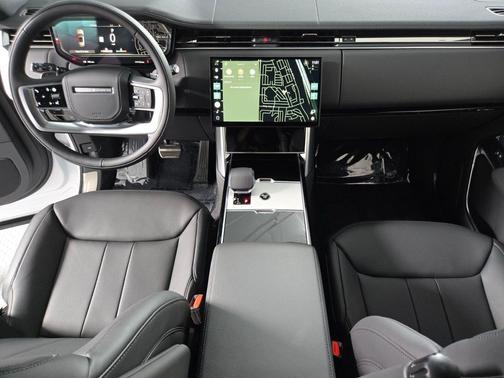 Ostuni Pearl Wht Prem Met 2026 Land Rover Range Rover P400 SE