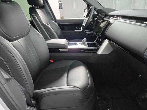 Ostuni Pearl Wht Prem Met 2026 Land Rover Range Rover P400 SE