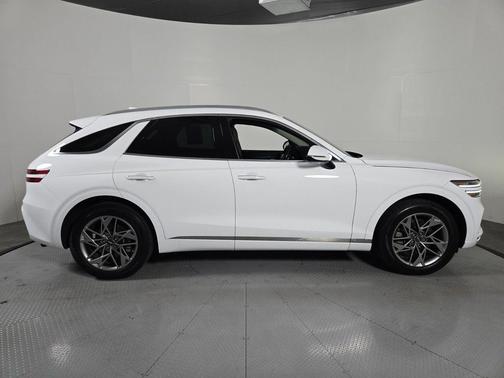 Alta White 2022 Genesis GV70 2.5T AWD