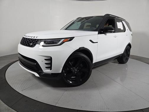 Fuji White 2025 Land Rover Discovery P360 Dynamic SE