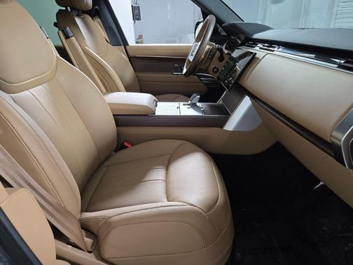 Eiger Grey Metallic 2026 Land Rover Range Rover P400 SE